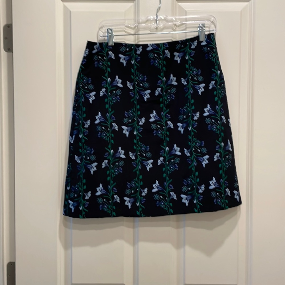 Ann Taylor Floral Skirt, size 8